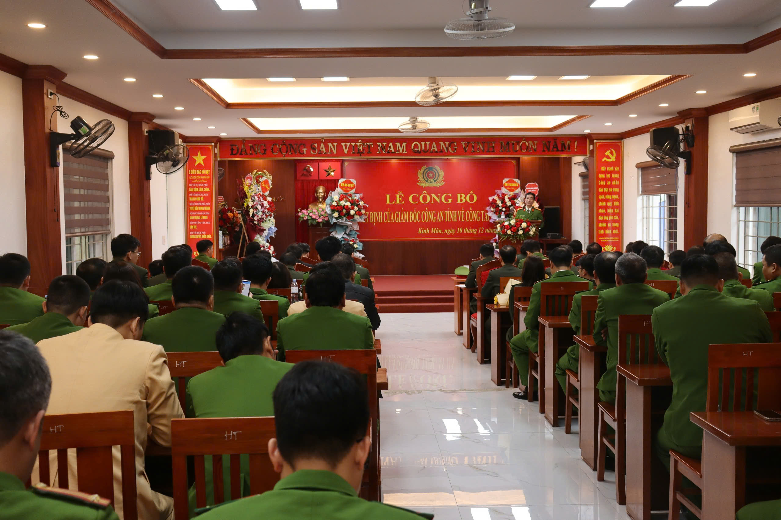 Công bố trưởng CA Kinh Môn 2024 4.jpg
